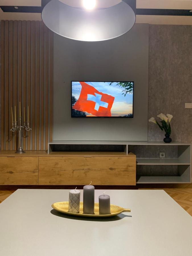 Apartman Geneva ビイェリナ エクステリア 写真