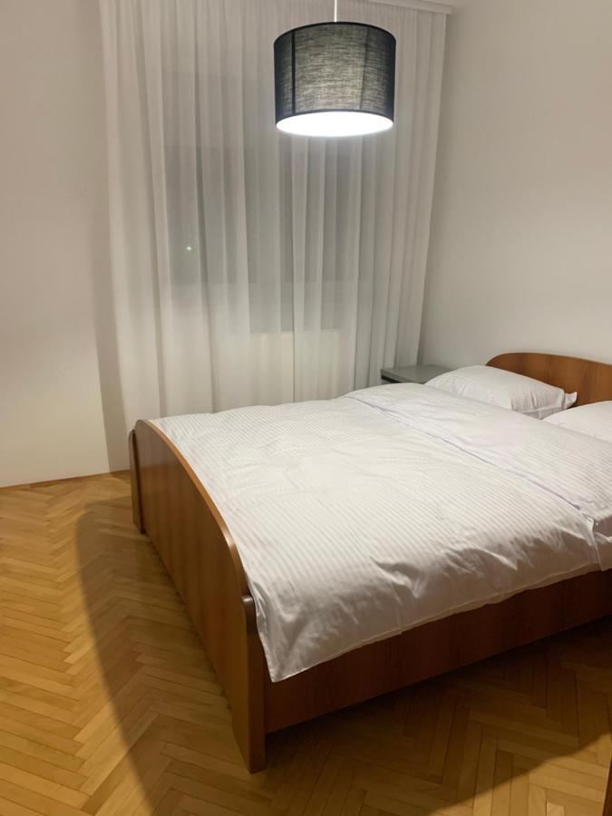 Apartman Geneva ビイェリナ エクステリア 写真